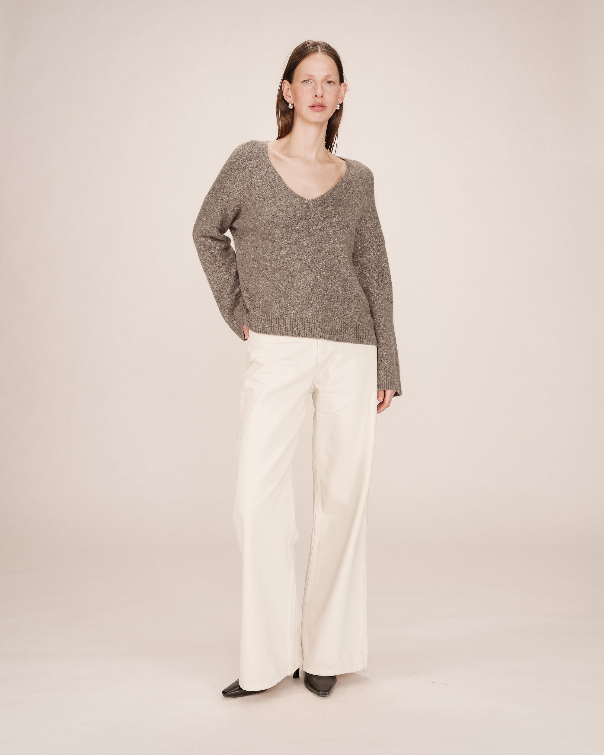FW2517067-TAUPE___P2_262ec8e3-ce7e-4b36-9cfd-abda231f4fef